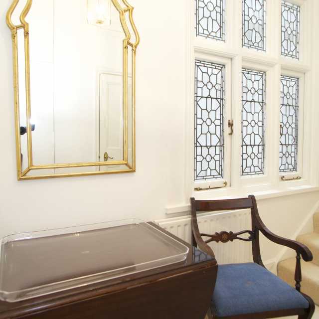 Impeccable 1 bedroom vacation rental flat near Sloane Square A Place