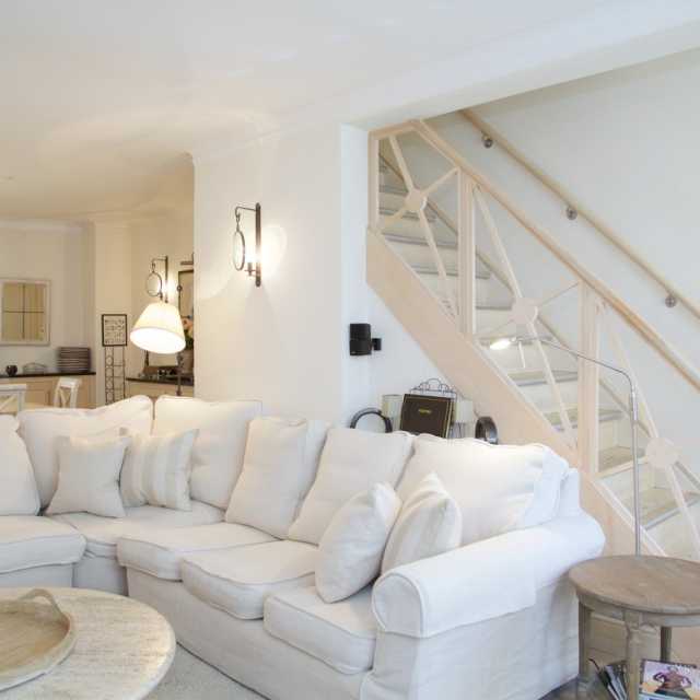 A chic and spacious holiday house near Earls Court A Place Like Home